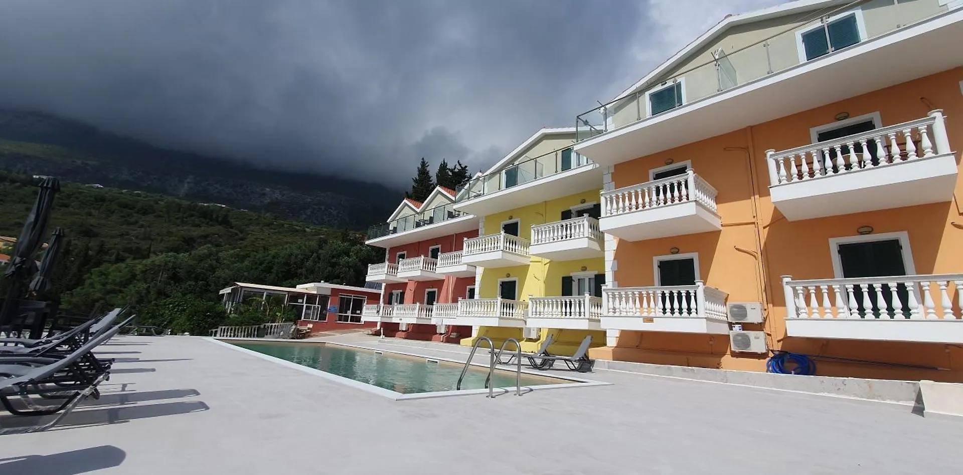 Agios Gerasimos Studios Lourdata